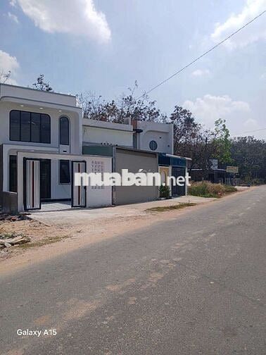 Bán nhanh căn nhà 1 trệt 1 lửng sát chợ chánh lưu