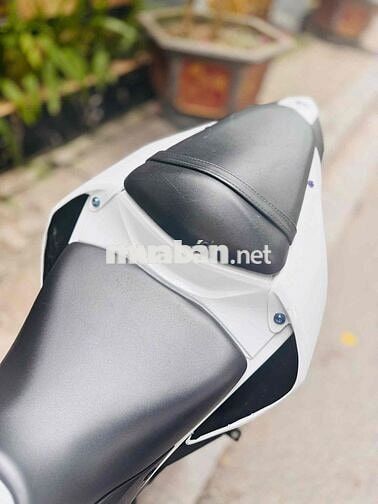 Yamaha R3 2023 abs lên full R1-đôi lốp to khủng