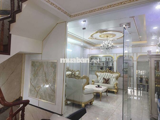 CHO THUÊ NHÀ 5 TẦNG GÓC 3 MẶT TIỀN VỊ TRÍ ĐẮC ĐỊA PHAN VĂN HỚN 