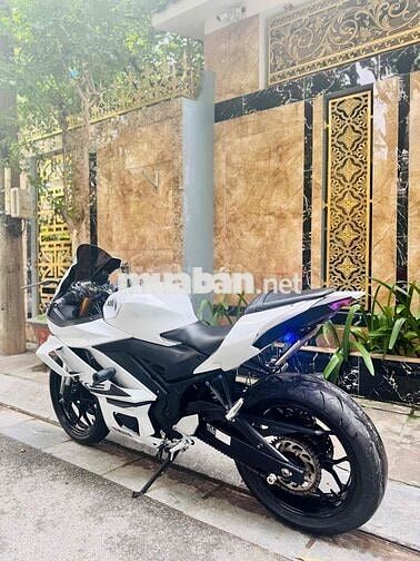 Yamaha R3 2023 abs lên full R1-đôi lốp to khủng