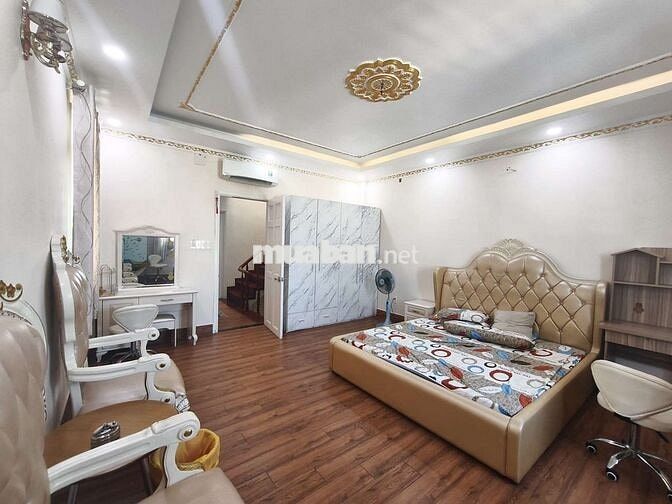 CHO THUÊ NHÀ 5 TẦNG GÓC 3 MẶT TIỀN VỊ TRÍ ĐẮC ĐỊA PHAN VĂN HỚN 