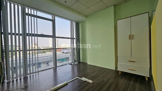 Văn phòng Luxcity 528 Huỳnh Tấn Phát 126m2 giá 16tr, căn góc .