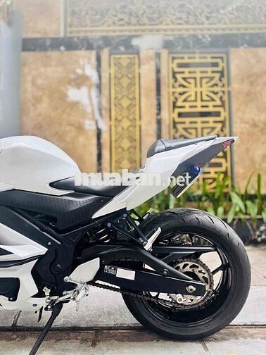 Yamaha R3 2023 abs lên full R1-đôi lốp to khủng