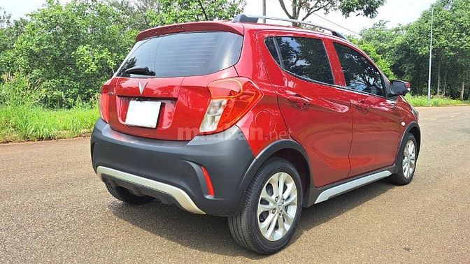 Bán xe VinFast Fadil 1.4, 2022 màu đỏ mới đi 33 ngàn km.