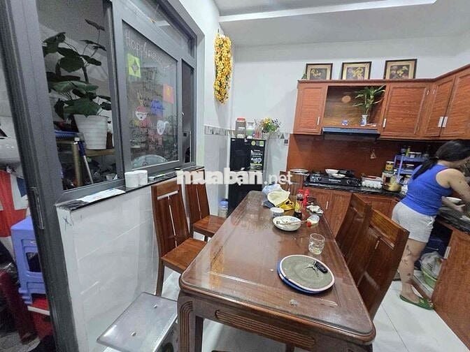 NHÀ ĐẸP 5 TẦNG — GẦN TKTQ HƯƠNG LỘ 2 MIẾU GÒ XOÀI DT: 56M2 • 4x14