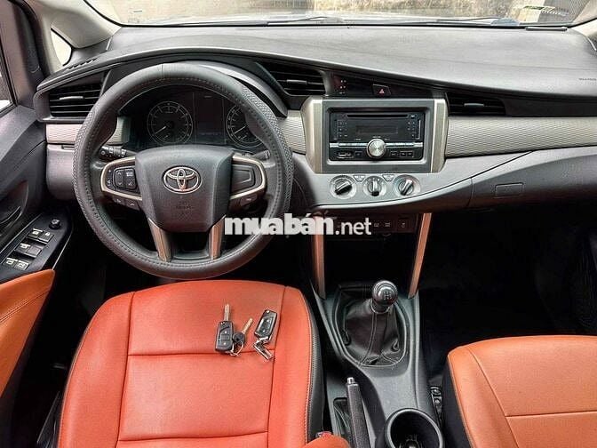Toyota Innova 2019 Số sàn Bạc