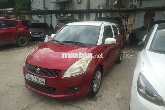 Suzuki Swift 2014 Đỏ-Trắng 10 vạn km