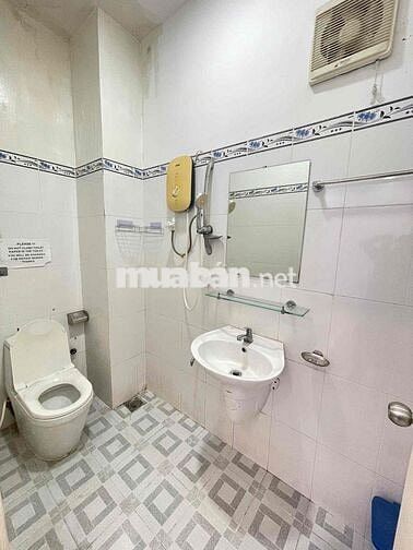 Cho thuê phòng Cô Giang-Q1,gần trung tâm,full tiện ích,vào ở ngay