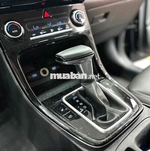 Hyundai Creta Cao cấp 2023 Đen 28.000 km