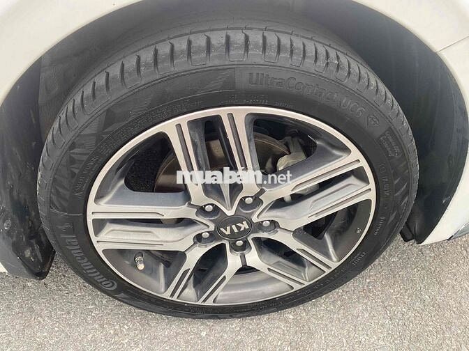 Kia Cerato Trắng Tự động Xe gia đình