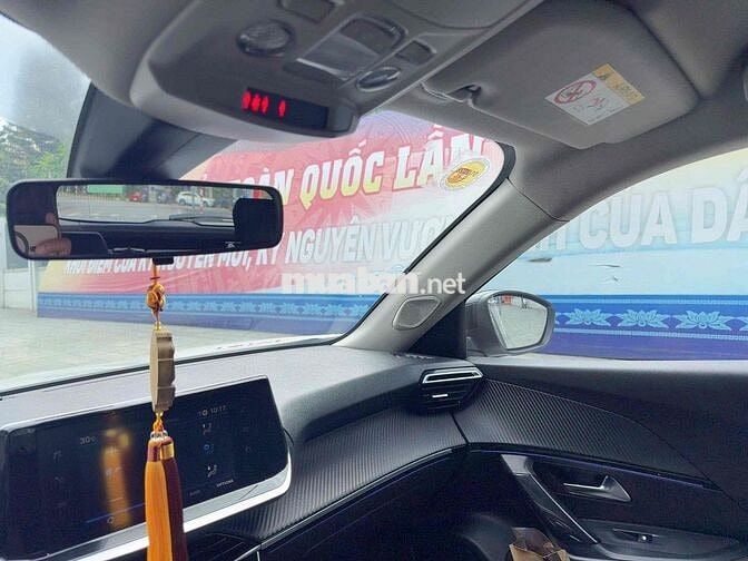 Peugeot 2008 GT line trắng 2021