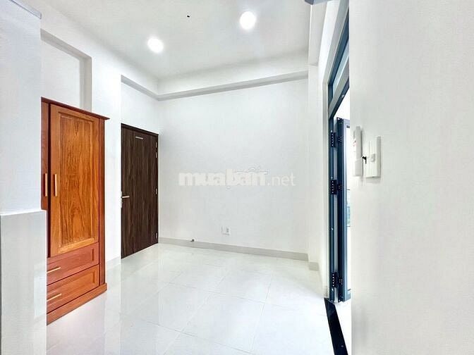 Phòng Ban Công Mới Xây Thoáng Gần ĐH Văn Hiến