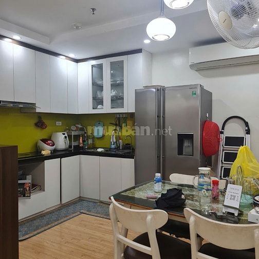 Cần bán căn hộ chung cư phố Vip Thanh Xuân, tầng trung 2 lô gia, 69m2,