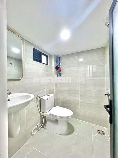 Phòng Ban Công Mới Xây Thoáng Gần ĐH Văn Hiến
