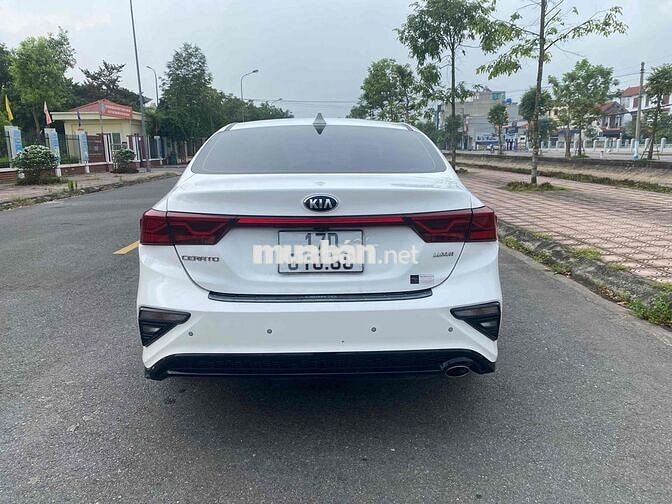Kia Cerato Trắng Tự động Xe gia đình
