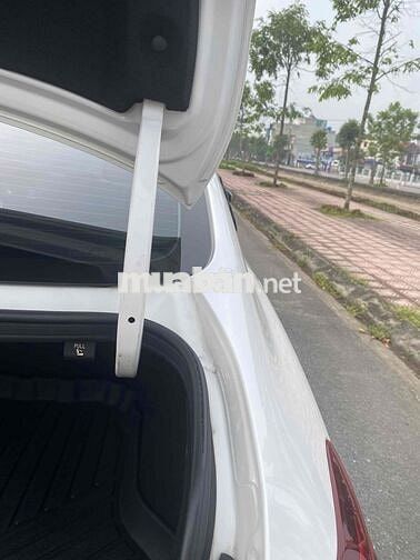 Kia Cerato Trắng Tự động Xe gia đình