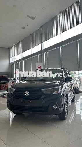Suzuki XL7 7 chỗ màu Đen