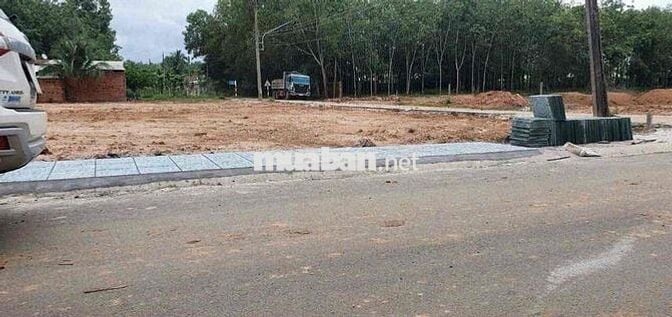 chính chủ cần bán lô đất  mặt tiền