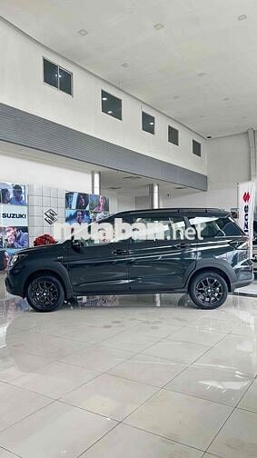 Suzuki XL7 7 chỗ màu Đen