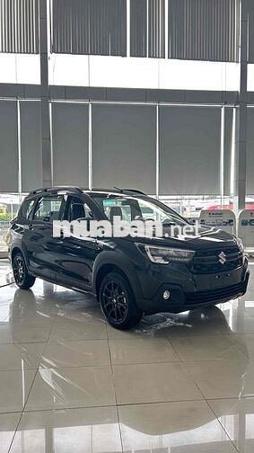 Suzuki XL7 7 chỗ màu Đen