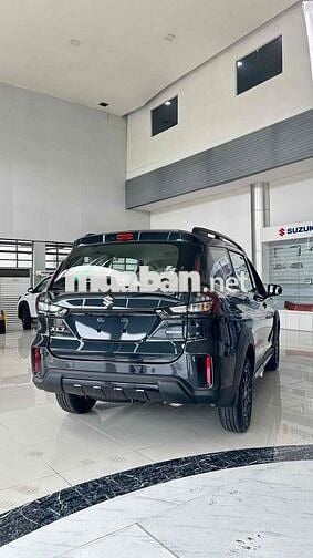 Suzuki XL7 7 chỗ màu Đen