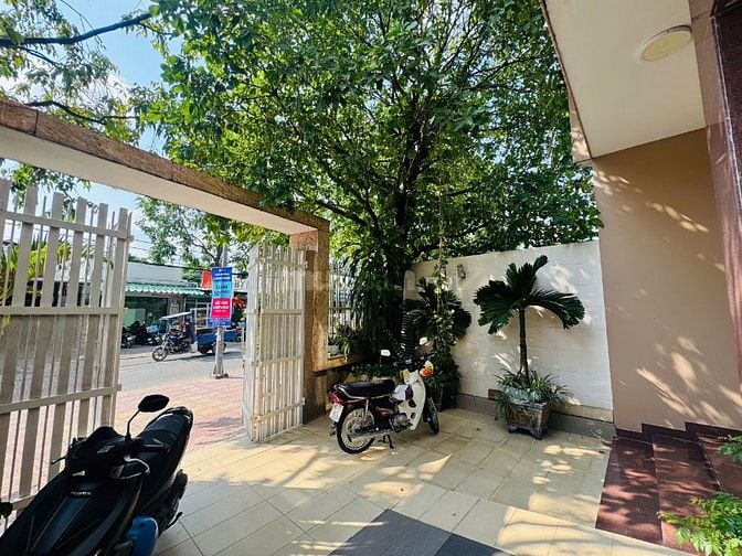 8.68 tỷ - BÁN GẤP NHÀ1 trệt 2 lầu mặt tiền đường Nguyễn Thành Phương