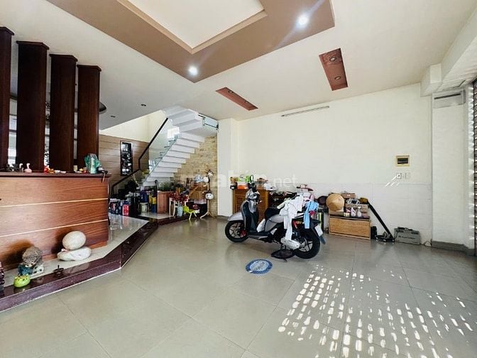 8.68 tỷ - BÁN GẤP NHÀ1 trệt 2 lầu mặt tiền đường Nguyễn Thành Phương