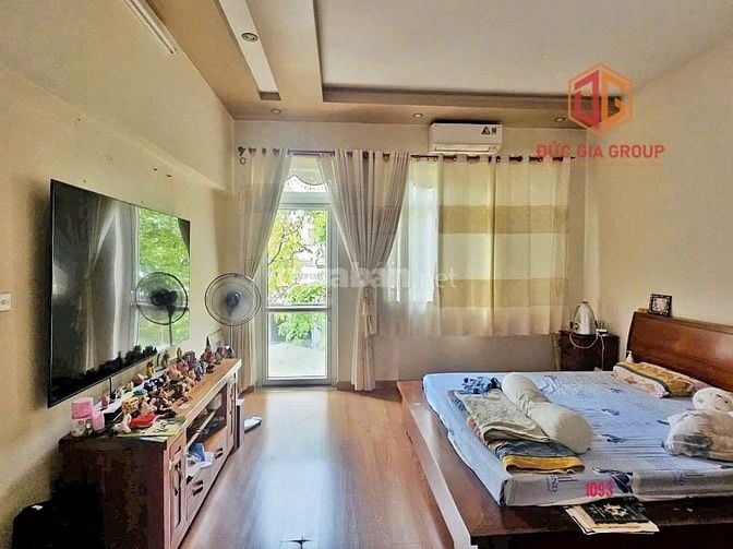 8.68 tỷ - BÁN GẤP NHÀ1 trệt 2 lầu mặt tiền đường Nguyễn Thành Phương