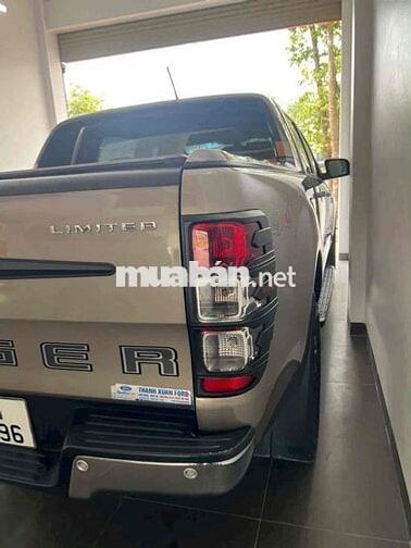 Ford Ranger Limited Vàng cát 10 vạn