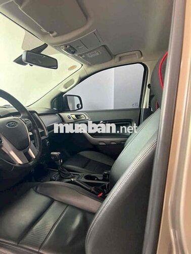 Ford Ranger Limited Vàng cát 10 vạn
