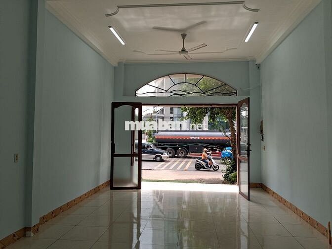 Cho thuê nhà mặt tiền - văn phòng, spa, & nhà ở - mới sơn sửa đẹp