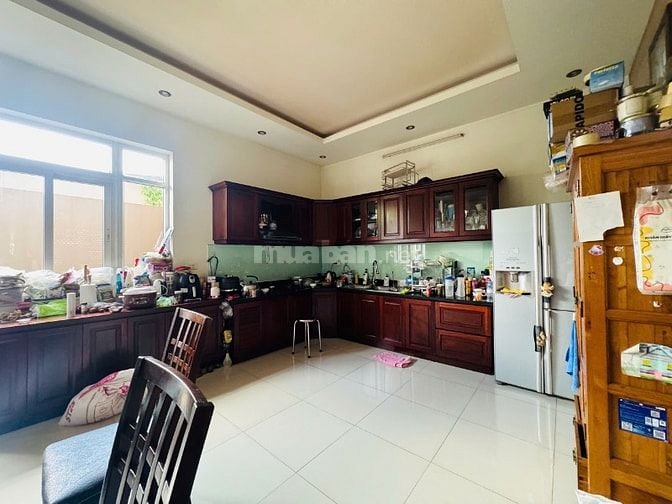 8.68 tỷ - BÁN GẤP NHÀ1 trệt 2 lầu mặt tiền đường Nguyễn Thành Phương