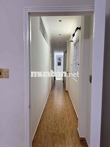 Cần cho thuê nhà mt họ lê 4.5x23m 1 lầu 3pn 2wc 18tr