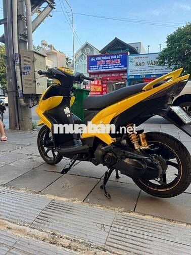 Yamaha Luvias Fi Vàng đã sơn lại dàn áo