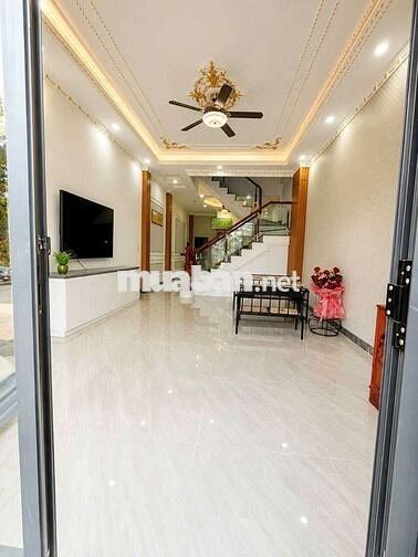 nhà 1 trệt 2 lầu Bình Chuẩn có nội thất gần Miếu Ông Cù