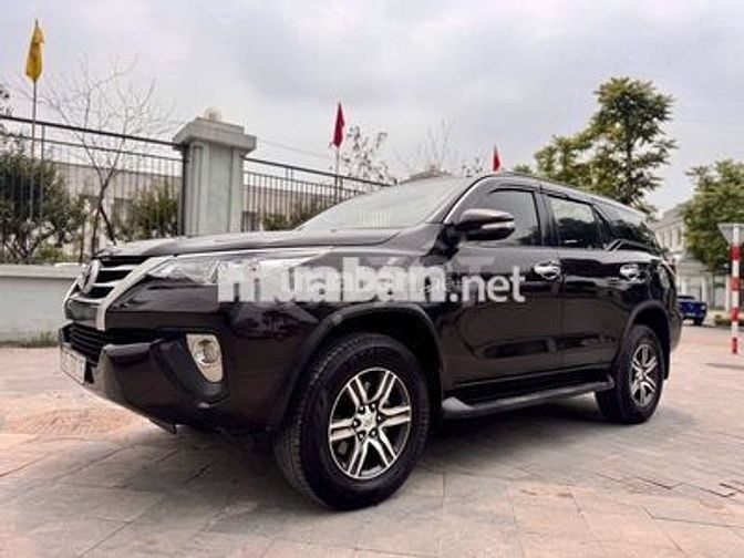 Toyota Fortuner 2017 2.4MT Dầu Nâu ánh kim