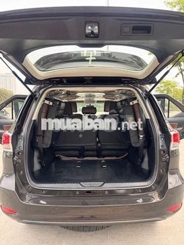 Toyota Fortuner 2017 2.4MT Dầu Nâu ánh kim