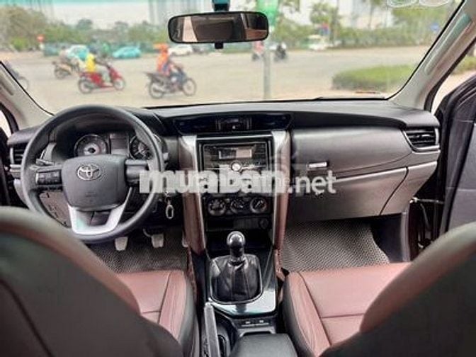 Toyota Fortuner 2017 2.4MT Dầu Nâu ánh kim