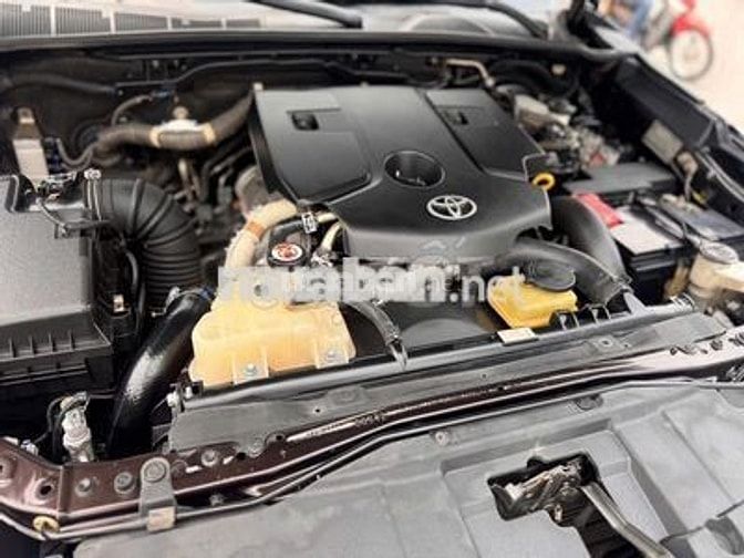 Toyota Fortuner 2017 2.4MT Dầu Nâu ánh kim