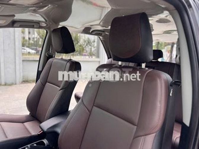 Toyota Fortuner 2017 2.4MT Dầu Nâu ánh kim