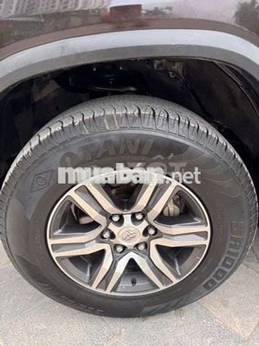 Toyota Fortuner 2017 2.4MT Dầu Nâu ánh kim