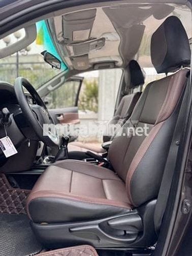 Toyota Fortuner 2017 2.4MT Dầu Nâu ánh kim