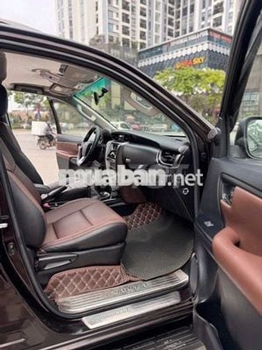 Toyota Fortuner 2017 2.4MT Dầu Nâu ánh kim