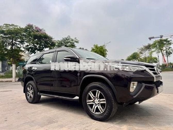 Toyota Fortuner 2017 2.4MT Dầu Nâu ánh kim