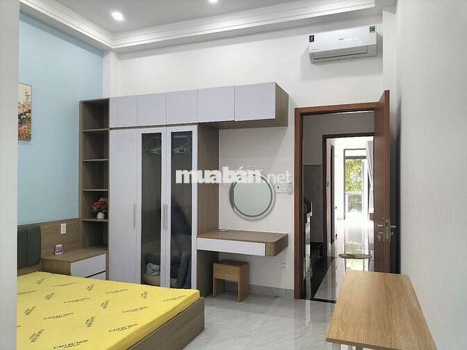   cho thuê gấp nội thất cao cấp có luôn nồi xong bát đĩa  vào ở thôi ạ