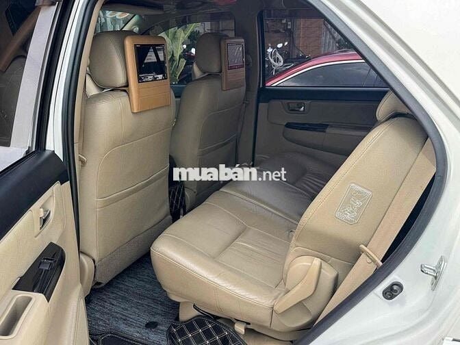 Toyota Fortuner Xăng 2014 Số tự động 7 chỗ