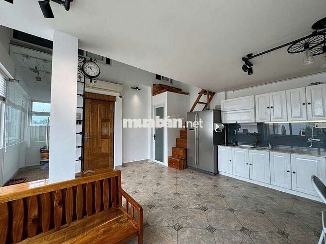 CHDV Duplex cao cấp có rooftop ngay bờ kè Hoàng Sa, quận 1