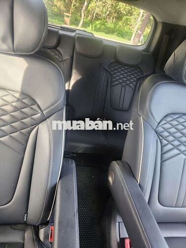 Hyundai Custo 2.0 Turbo 7 chỗ Xăng Trắng