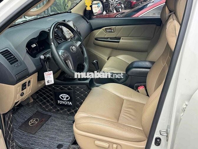 Toyota Fortuner Xăng 2014 Số tự động 7 chỗ