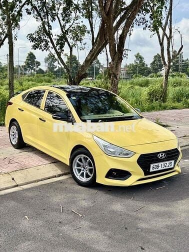Hyundai Accent 2018 Số sàn Vàng